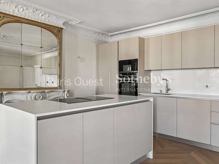 Appartement Paris 3e - 4 chambres - 145m²