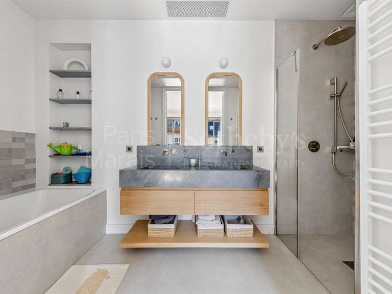 Appartement Paris 3e - 3 chambres - 138m²