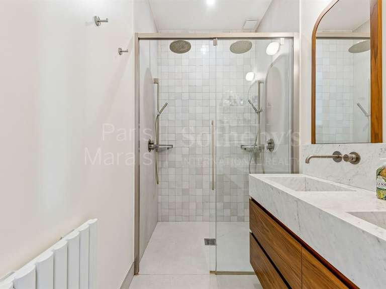 Appartement Paris 3e - 3 chambres - 138m²