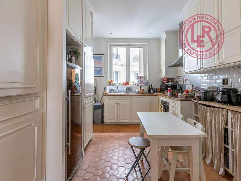 Appartement Paris 3e - 4 chambres - 136m²