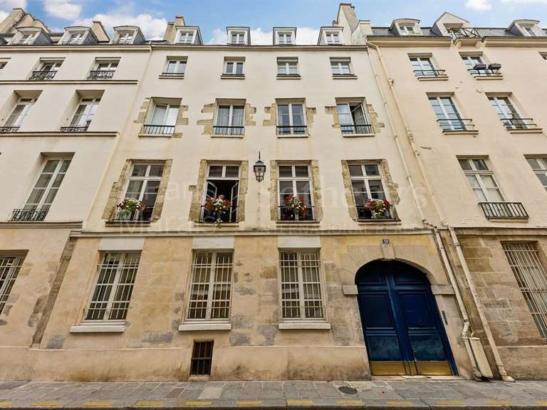 Appartement Paris 3e - 2 chambres - 82m²