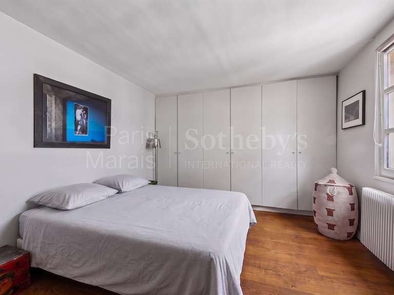 Appartement Paris 3e - 2 chambres - 82m²
