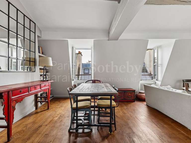 Appartement Paris 3e - 2 chambres - 82m²