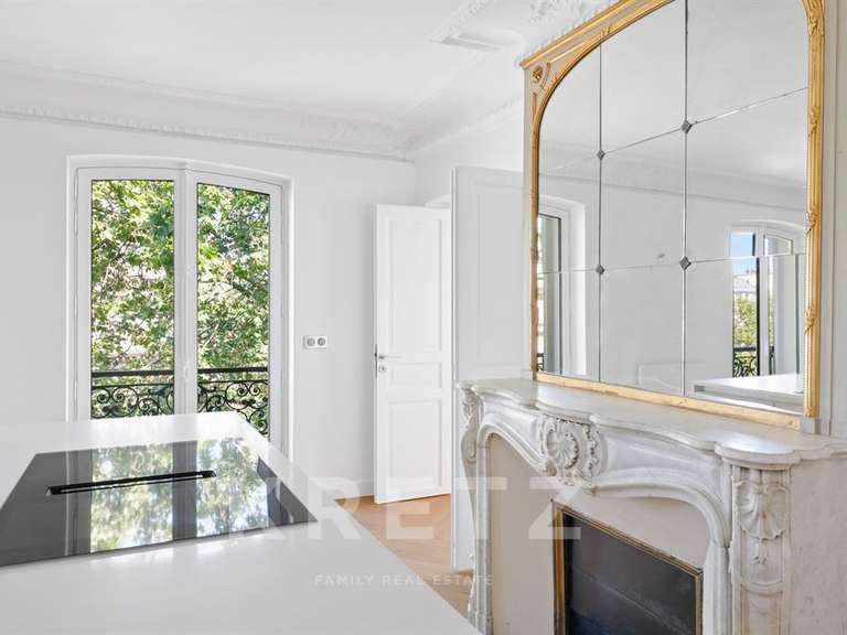 Appartement Paris 3e - 4 chambres - 148m²