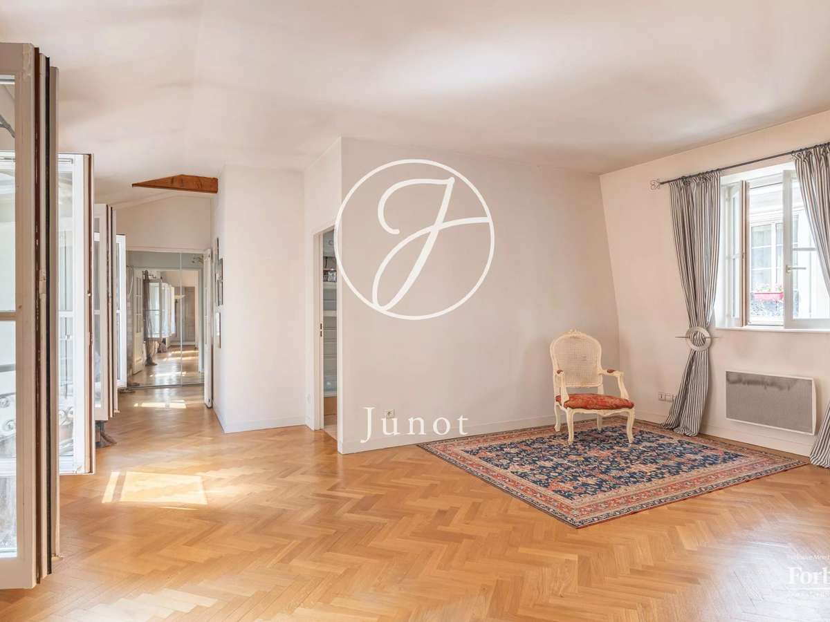 Apartment Paris 3e