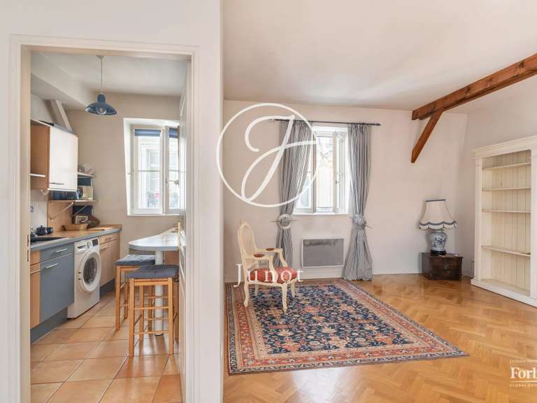 Appartement Paris 3e - 2 chambres - 76m²