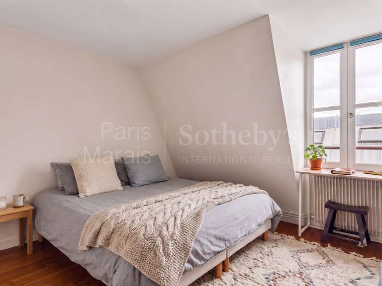 Appartement Paris 3e - 2 chambres - 82m²