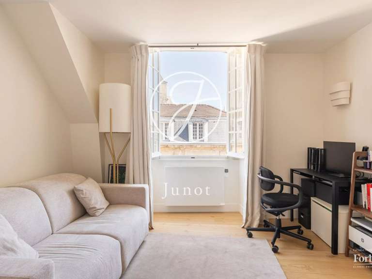 Appartement Paris 3e - 3 chambres - 140m²