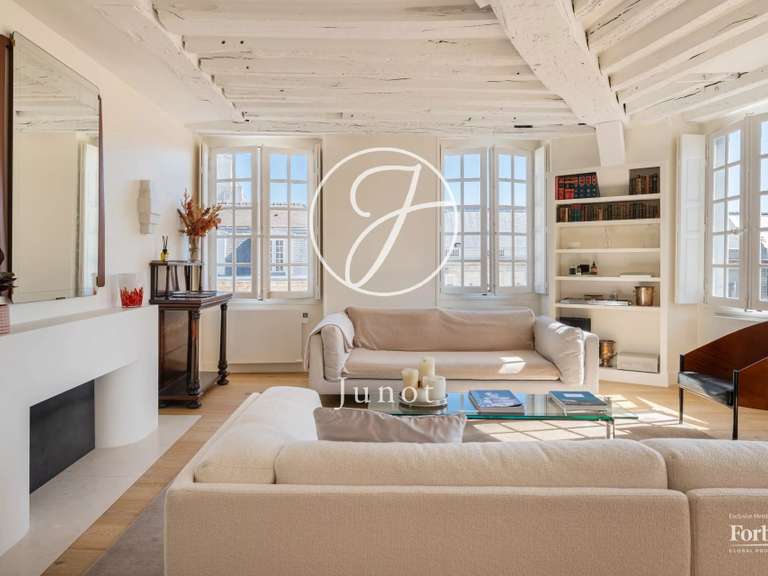 Appartement Paris 3e - 3 chambres - 140m²