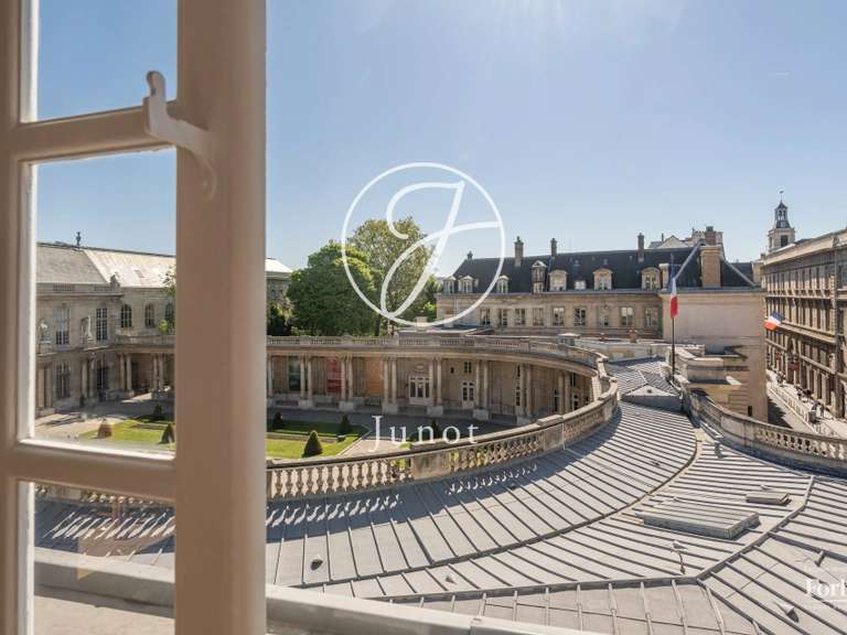 Appartement Paris 3e - 3 chambres - 140m²