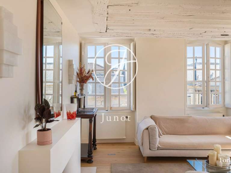 Appartement Paris 3e - 3 chambres - 140m²