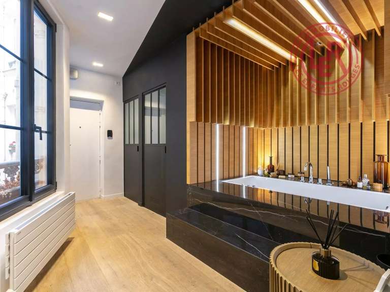 Appartement Paris 3e - 2 chambres - 79m²