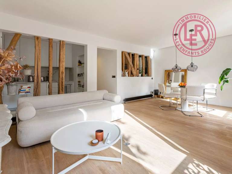 Appartement Paris 3e - 2 chambres - 79m²