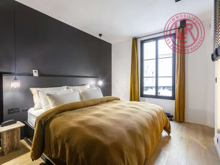 Appartement Paris 3e - 2 chambres - 79m²