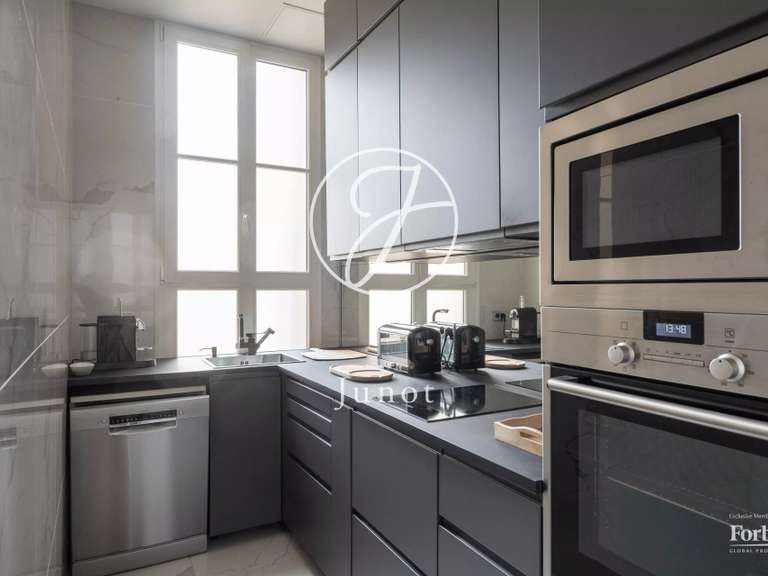 Appartement Paris 3e - 2 chambres - 130m²