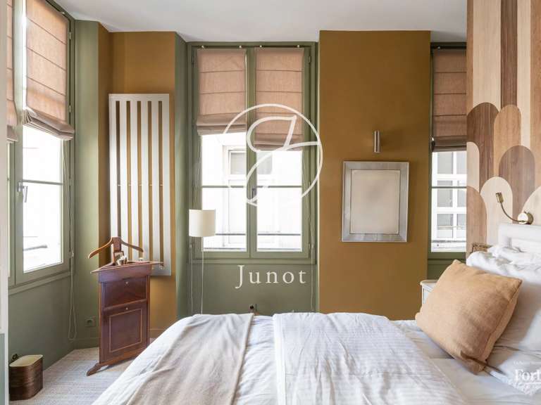 Appartement Paris 3e - 2 chambres - 130m²