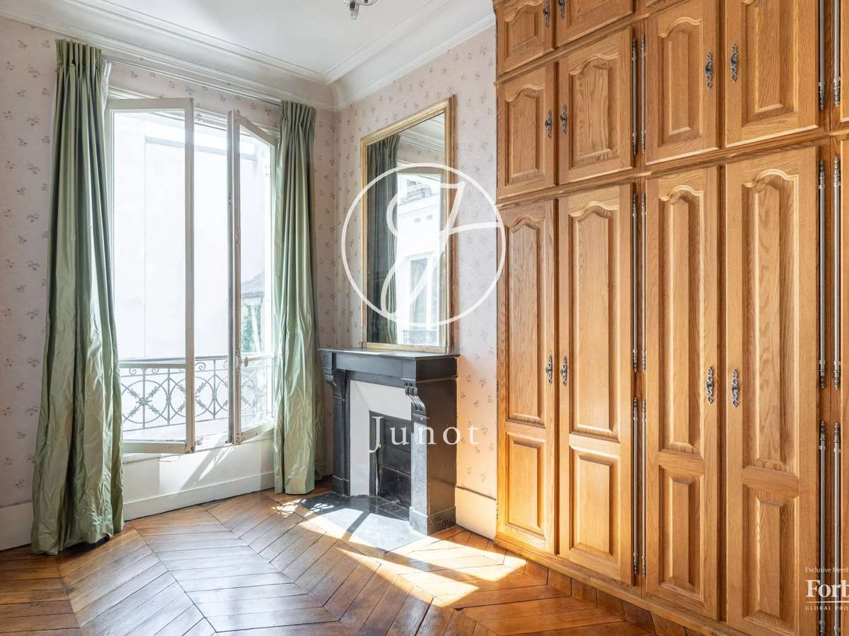 Apartment Paris 3e