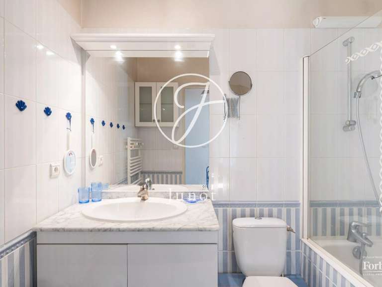 Appartement Paris 3e - 2 chambres - 76m²