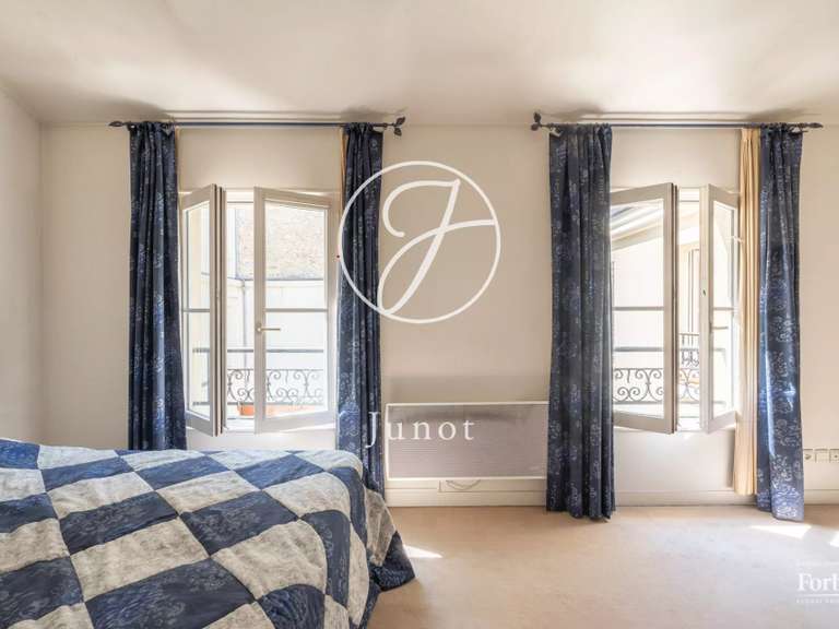 Appartement Paris 3e - 2 chambres - 76m²