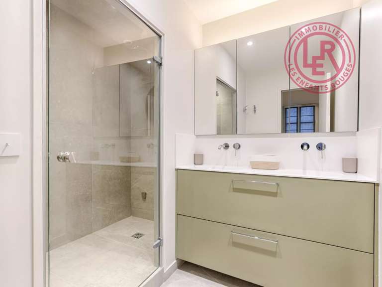 Appartement Paris 3e - 1 chambre - 88m²