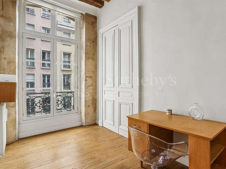 Appartement Paris 3e - 3 chambres - 110m²