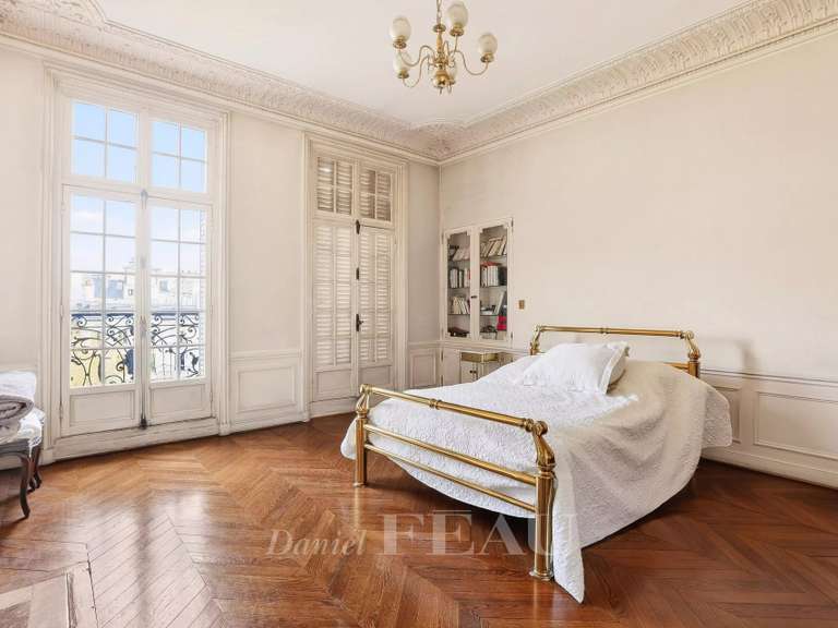 Appartement Paris 3e - 5 chambres - 218m²