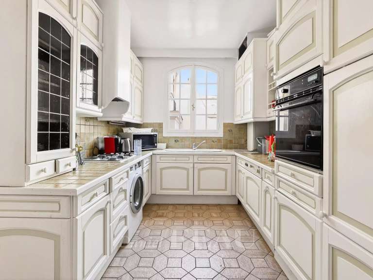 Appartement Paris 3e - 5 chambres - 218m²