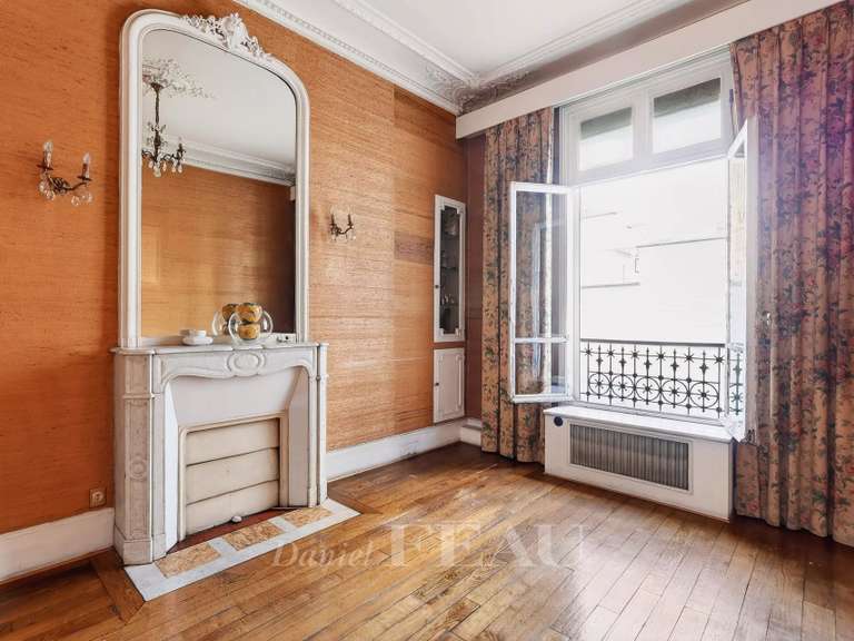 Appartement Paris 3e - 5 chambres - 218m²