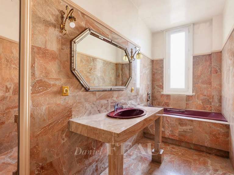Appartement Paris 3e - 5 chambres - 218m²