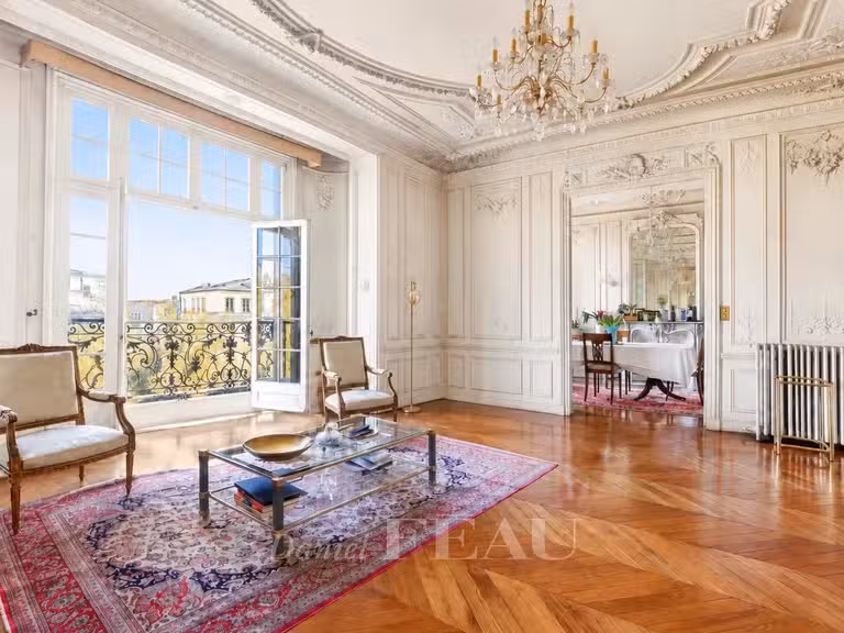 Appartement Paris 3e - 4 chambres - 218m²
