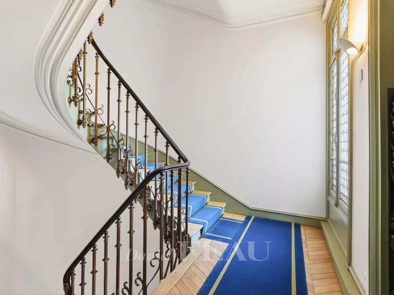 Appartement Paris 3e - 5 chambres - 218m²