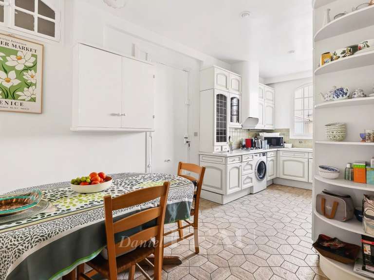 Appartement Paris 3e - 5 chambres - 218m²