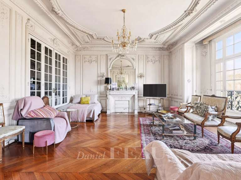 Appartement Paris 3e - 5 chambres - 218m²