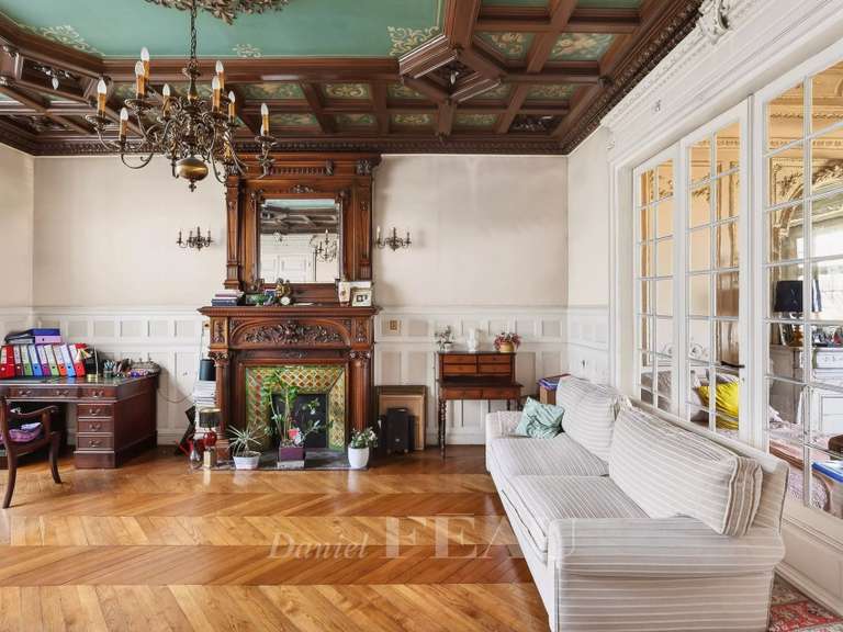 Appartement Paris 3e - 5 chambres - 218m²