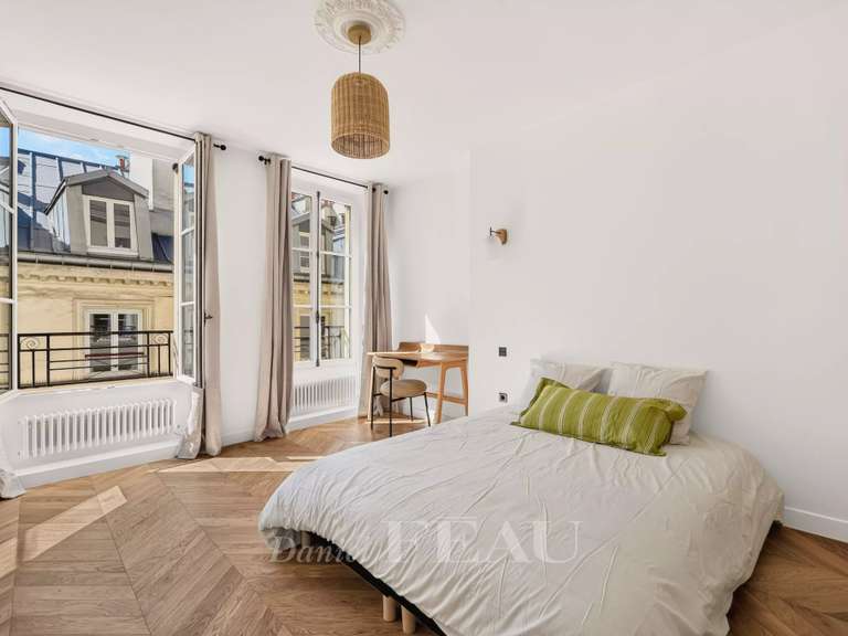 Appartement Paris 3e - 2 chambres - 97m²