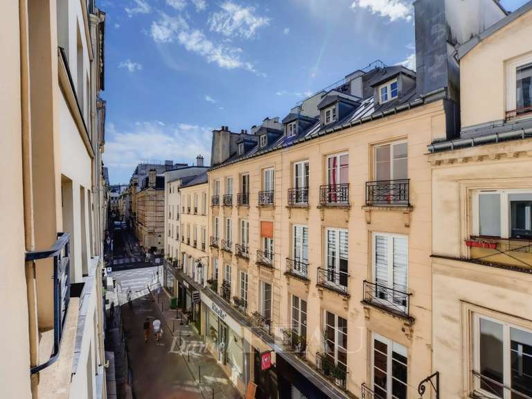 Appartement Paris 3e - 2 chambres - 97m²
