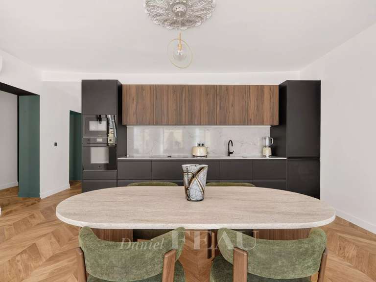 Appartement Paris 3e - 2 chambres - 97m²