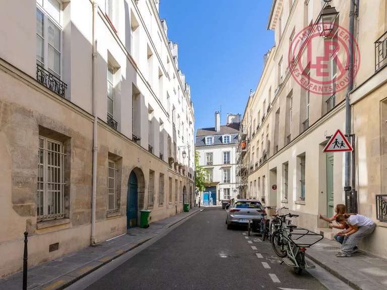 Appartement Paris 3e - 2 chambres - 82m²