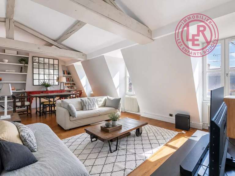 Appartement Paris 3e - 2 chambres - 82m²