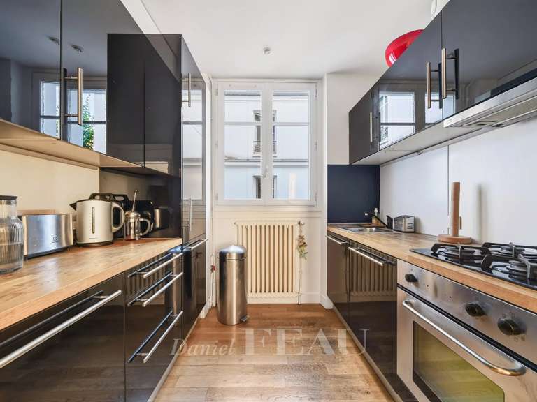 Appartement Paris 3e - 1 chambre - 81m²