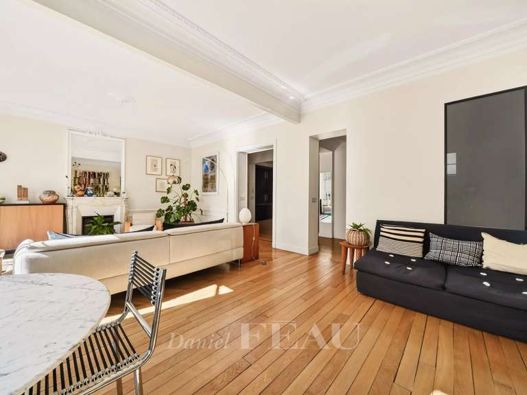 Appartement Paris 3e - 1 chambre - 81m²