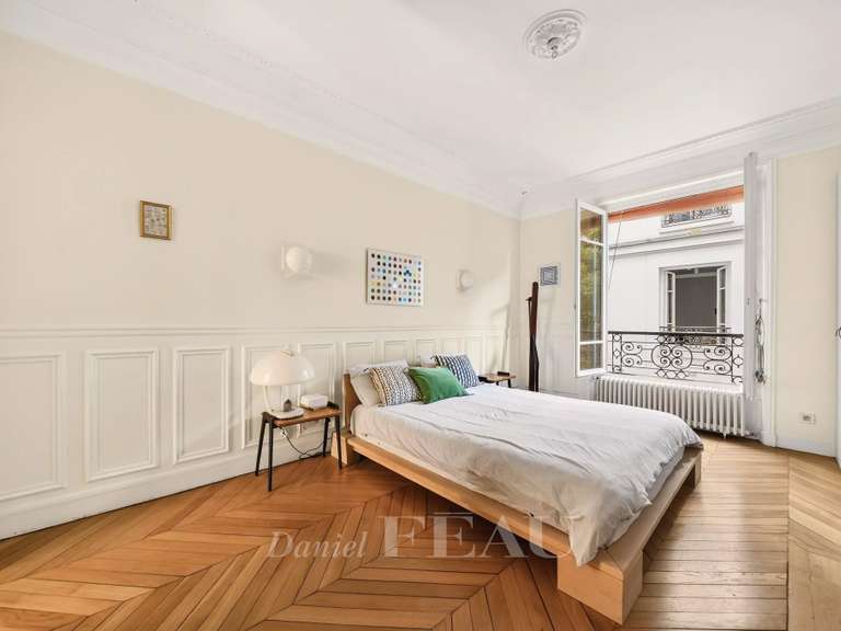 Appartement Paris 3e - 1 chambre - 81m²