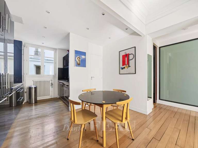 Appartement Paris 3e - 1 chambre - 81m²