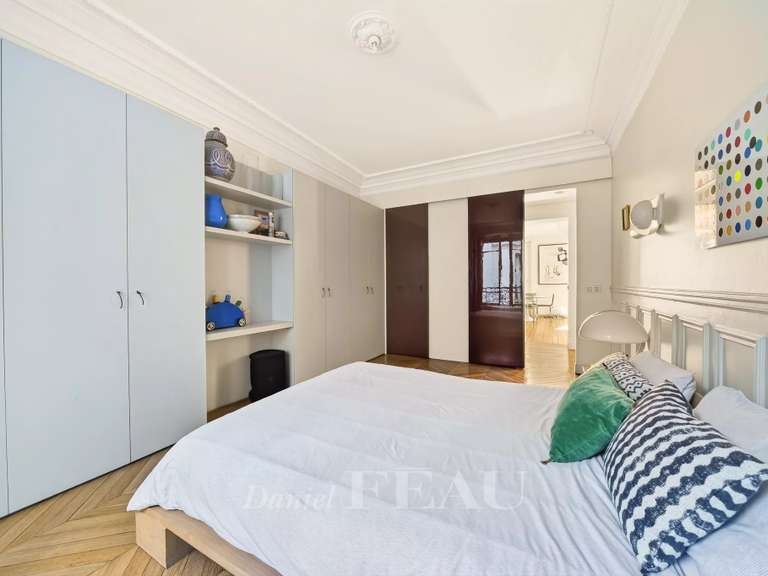Appartement Paris 3e - 1 chambre - 81m²