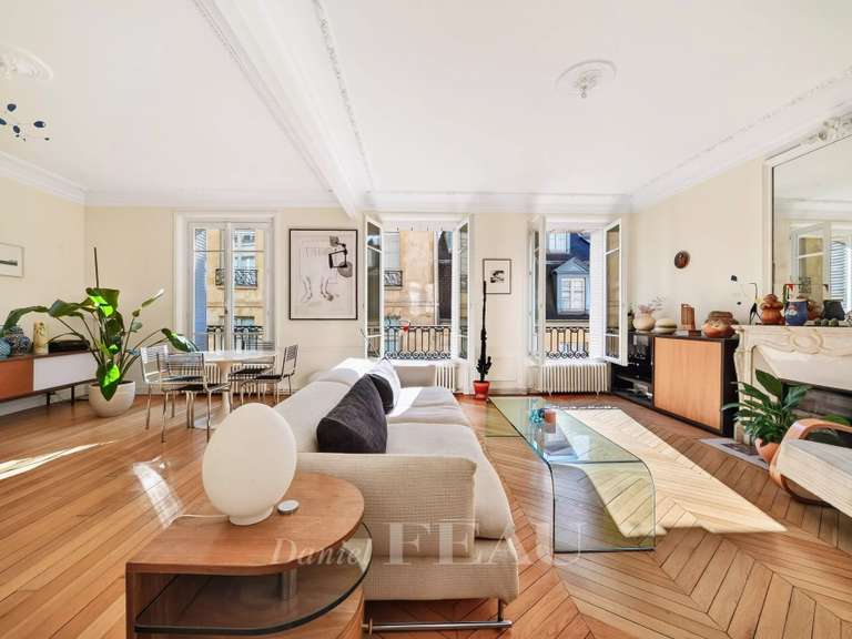Appartement Paris 3e - 1 chambre - 81m²