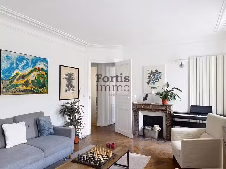 Appartement Paris 3e - 2 chambres - 74m²
