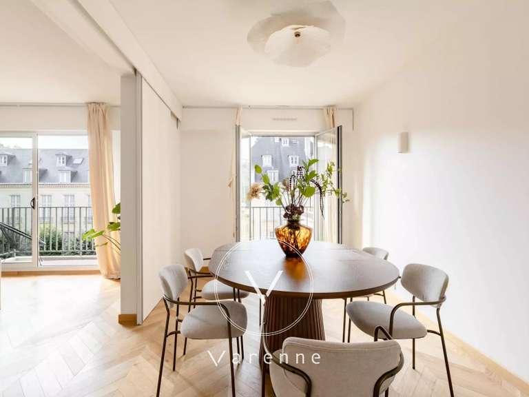 Appartement Paris 3e - 2 chambres - 123m²