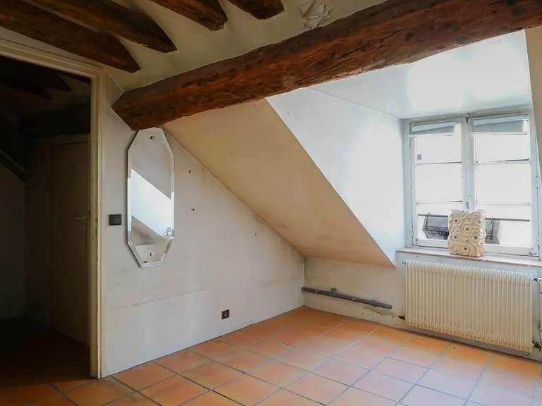 Appartement Paris 3e - 1 chambre - 101m²