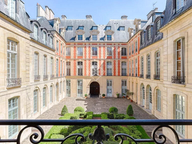Appartement Paris 4e - 2 chambres - 155m²