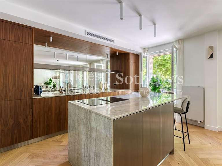 Appartement Paris 4e - 2 chambres - 100m²